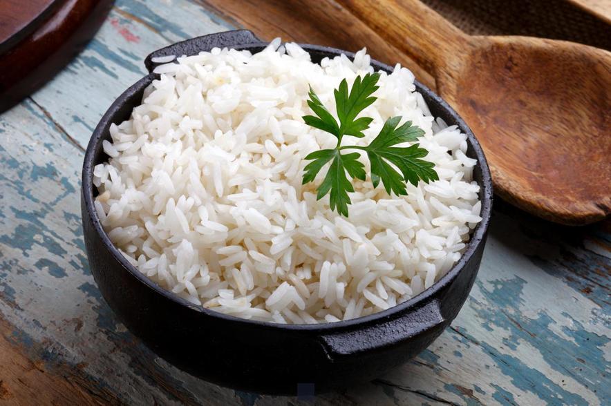 Combien de riz cuit obtient-on à partir de 1 kg de riz cru?