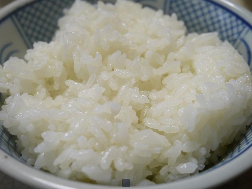 Combien de riz sec devient cuit? Découvrez le secret de cette métamorphose culinaire! 🍚✨